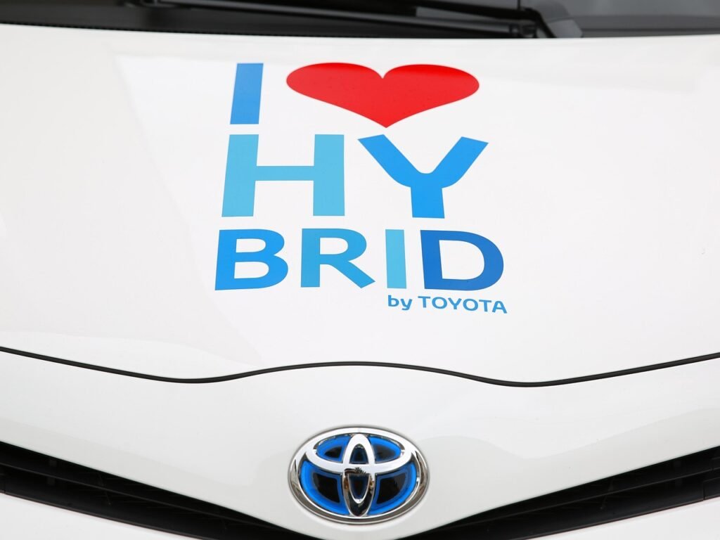 šta je hibridni automobil
